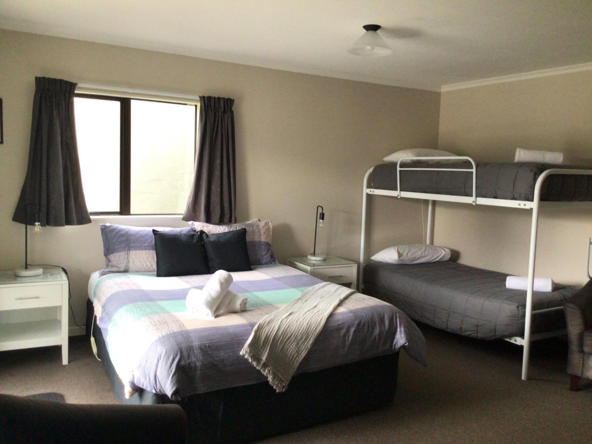 Fiordland Great Views Holiday Park Te Anau Esterno foto